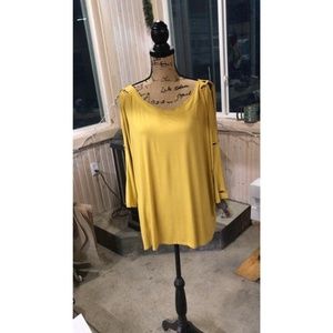 Cable & Gauge 3/4 Sleeve Grommet Blouse BB1013